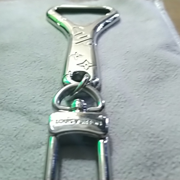 Louis Vuitton Supreme bottle opener key chain/ bag charm - Picture 4 of 6